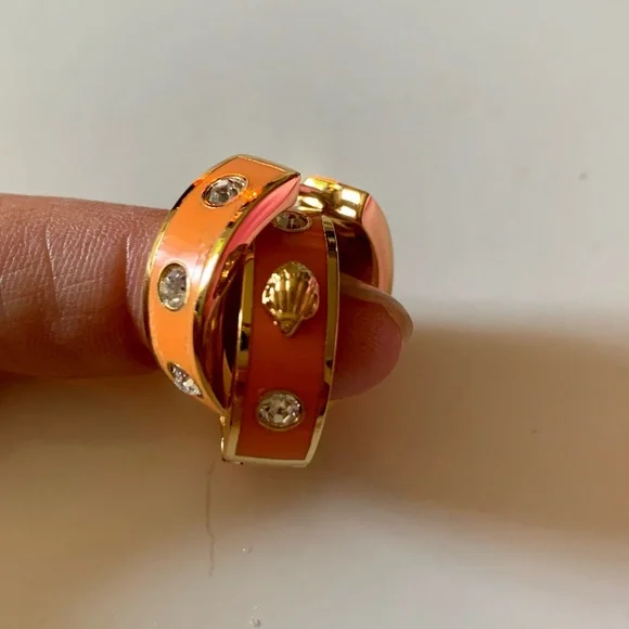 KURT GEIGER LONDON Eagle Enamel Huggie Hoop Earrings - Picture 8 of 9